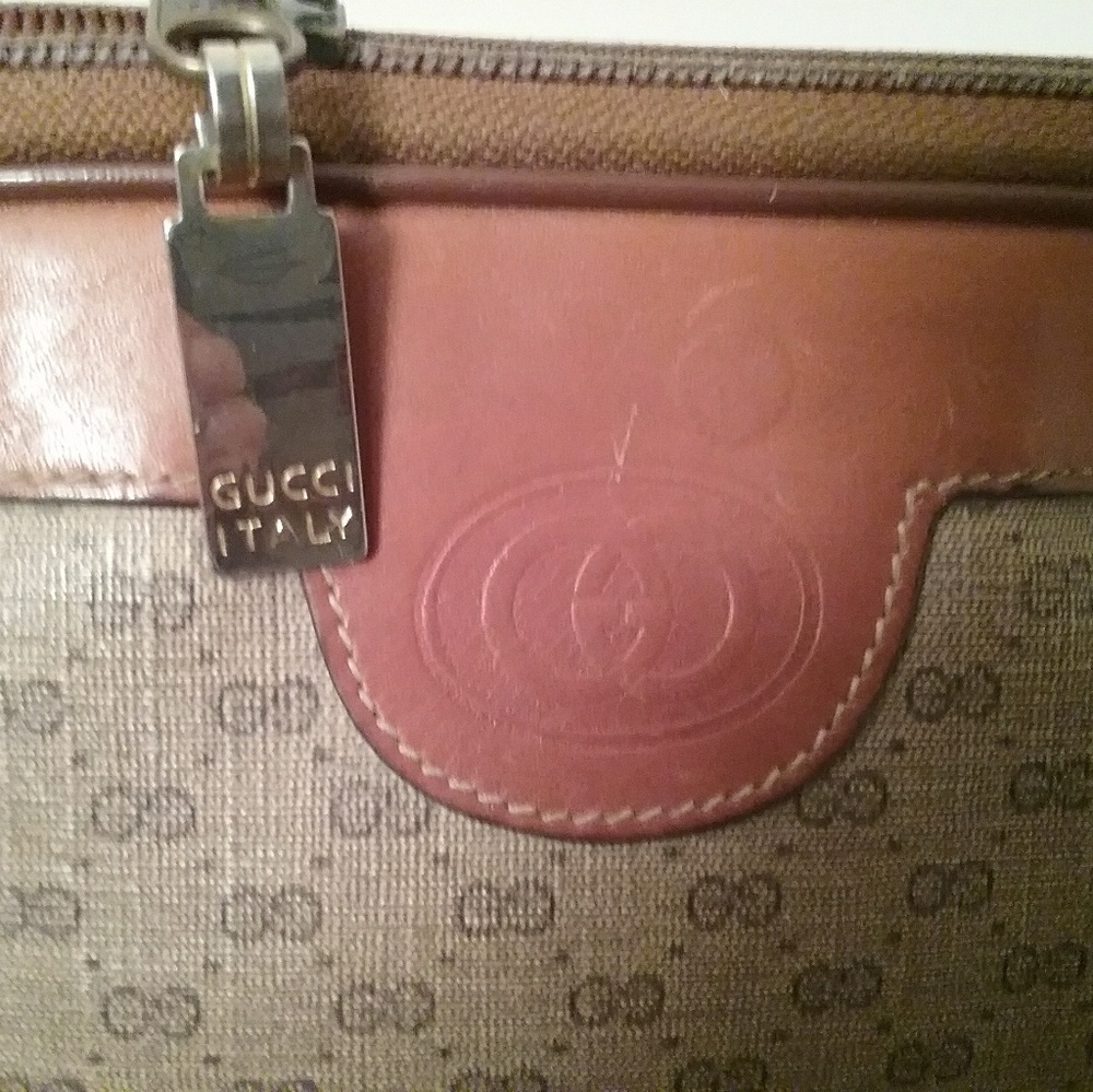 Authentic Gucci logo shoulder bag